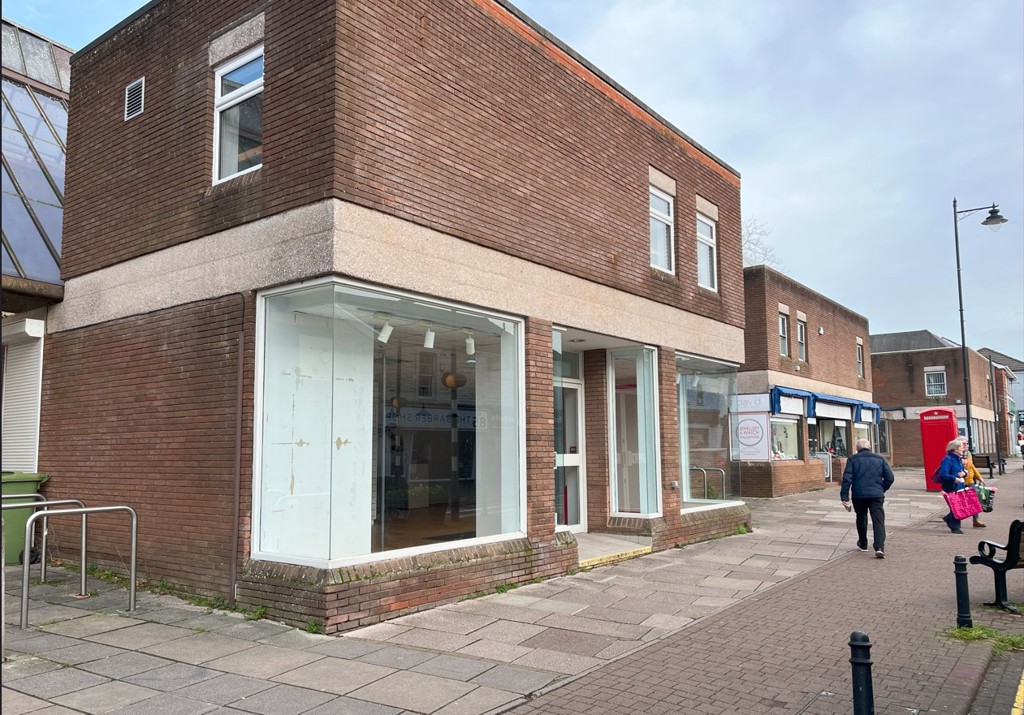 0 to 943 Sq Ft, 138 High Street, Bristol, BS48 - Available