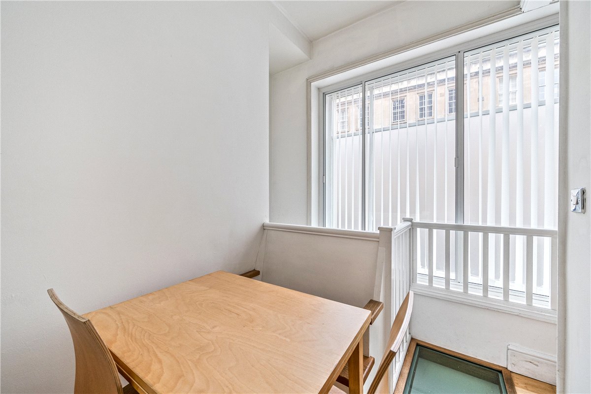 2 bedroom Maisonette, Vineyards, Bath, BA1 - Available, Image 1