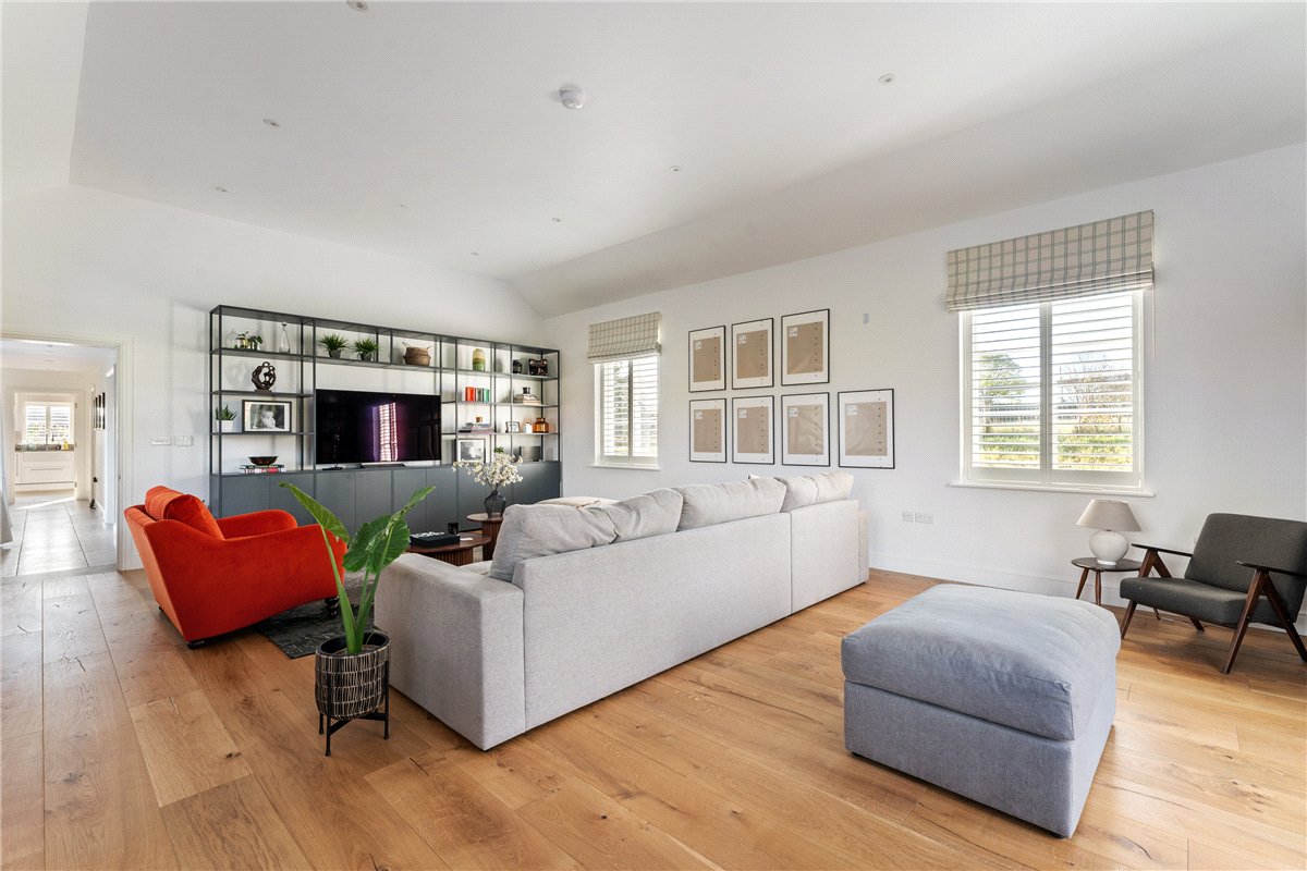 4 bedroom House, Upend, Newmarket, CB8 - Available, Image 11
