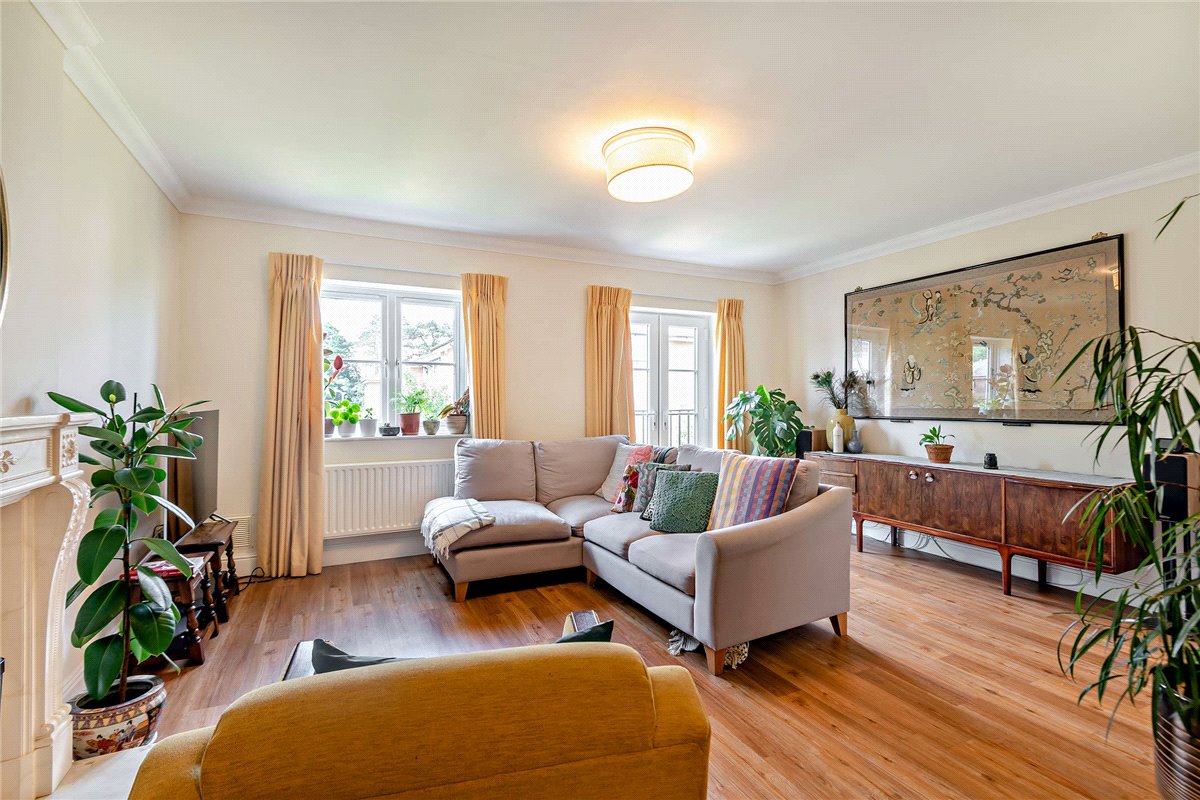 3 bedroom House, Cornes Close, Winchester, SO22 - Sold, Image 2