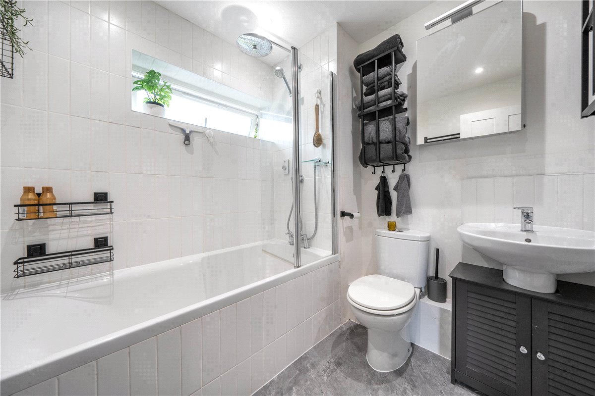 4 bedroom House, Ducks Meadow, Marlborough, SN8 - Available, Image 12