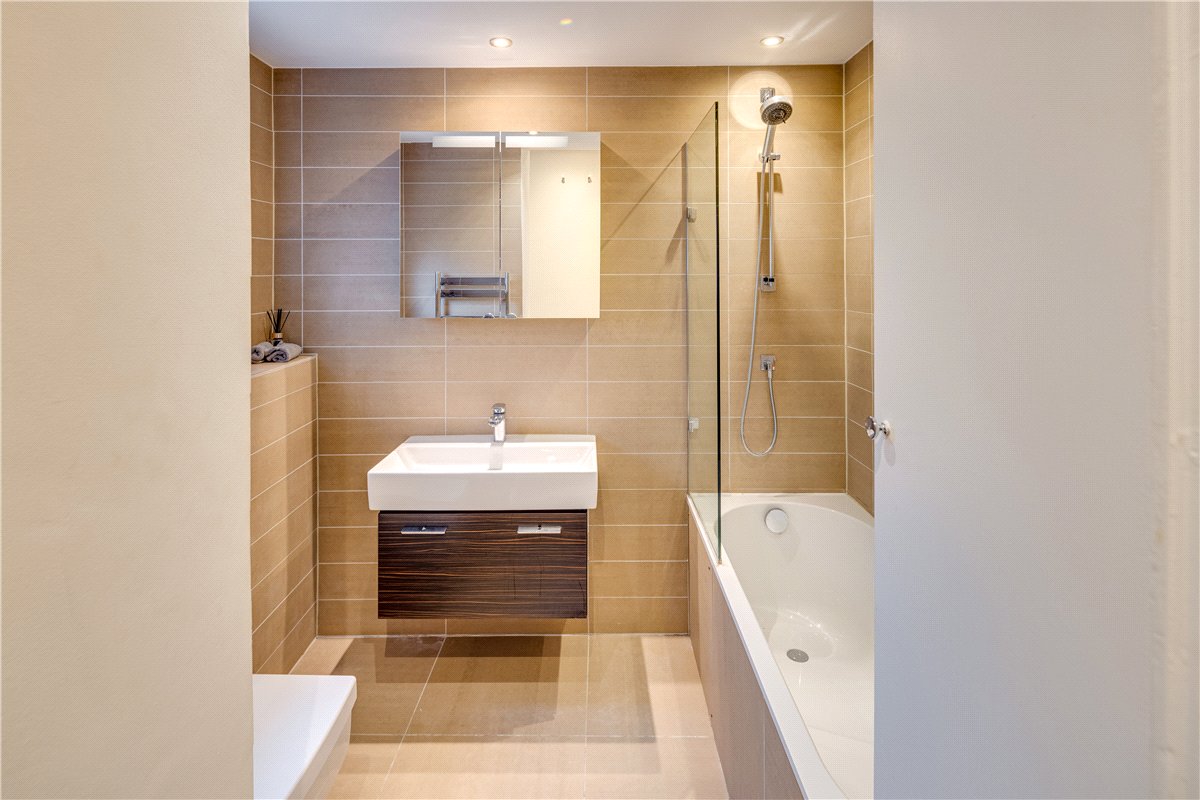 2 bedroom Maisonette, Holland Park Road, Holland Park, W14 - Available, Image 3