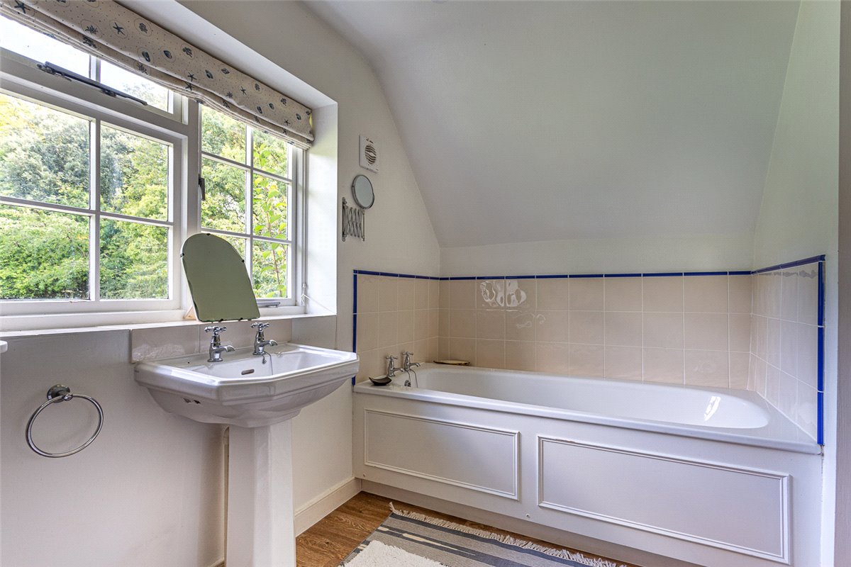 3 bedroom Cottage, Combe, Hungerford, RG17 - Let Agreed, Image 8