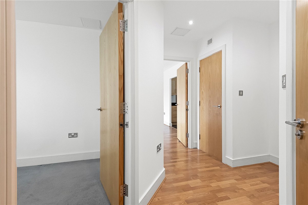 2 bedroom Flat, Pavilion Square, London, SW17 - Available, Image 14