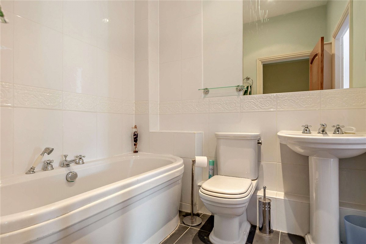 4 bedroom House, Queens Gate, Harrogate, HG1 - Available, Image 9
