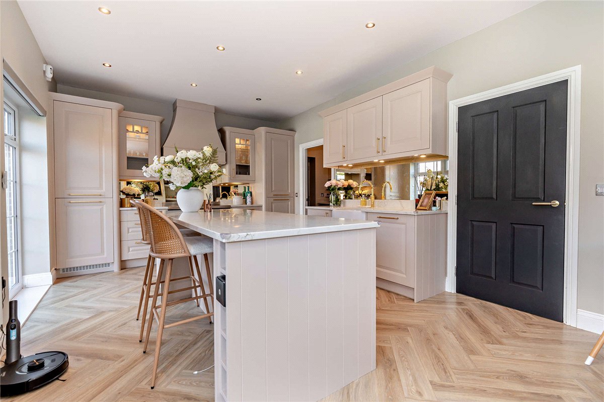 6 bedroom House, Woodland Close, Wetherby, LS22 - Available, Image 6