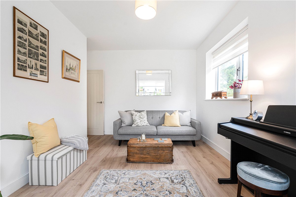 3 bedroom Bungalow, Middle Lane, Cherhill, SN11 - Available, Image 5