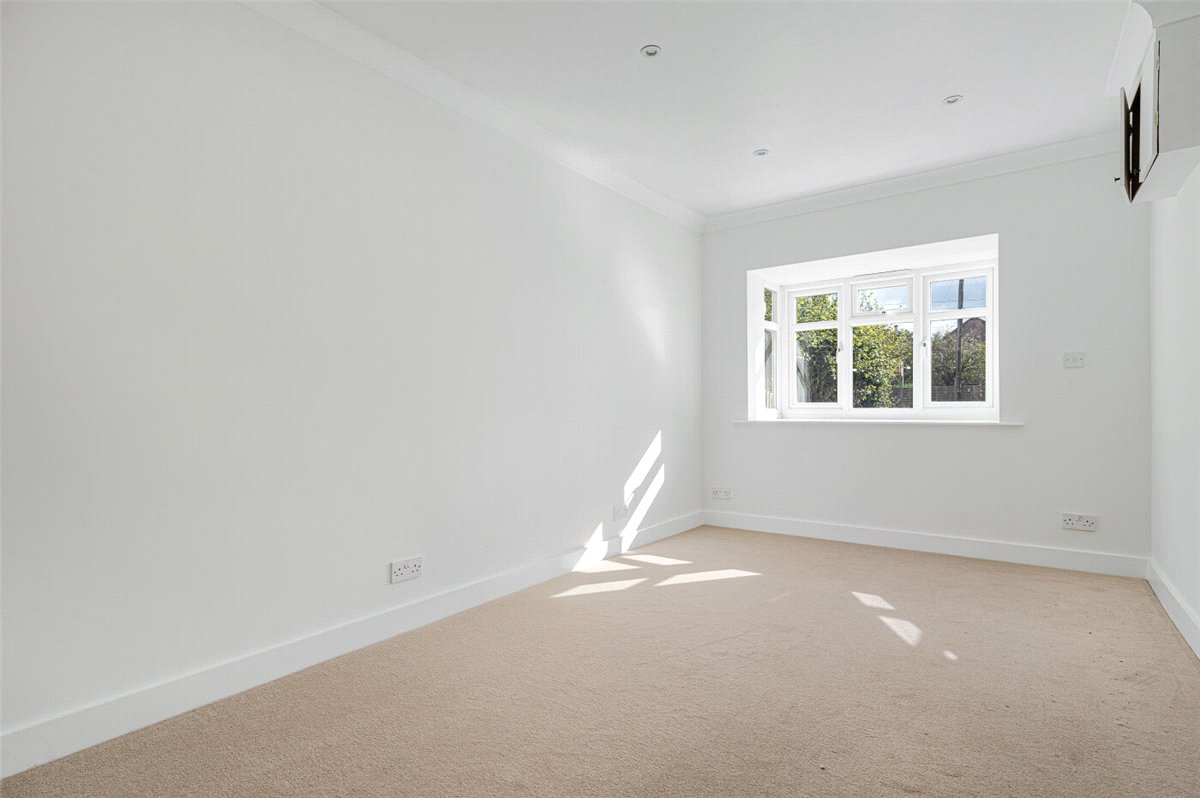 3 bedroom House, London Road, Wendover, HP22 - Available, Image 7