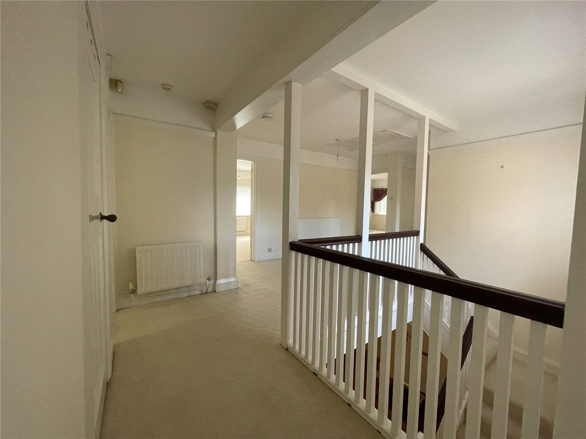 5 bedroom House, Love Lane, Donnington, RG14 - , Image 13