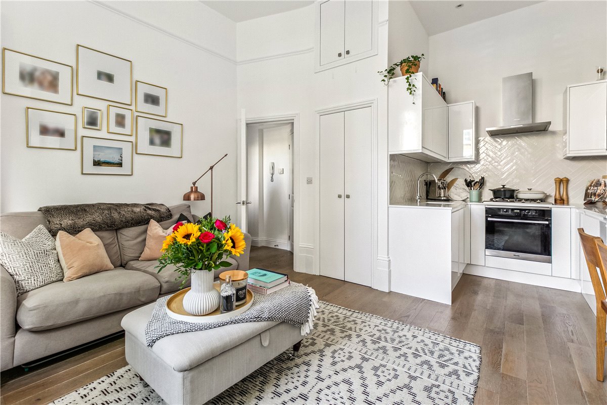 1 bedroom Flat, St. Martins Court, Trinity Road, London, SW17 - Sold, Image 4