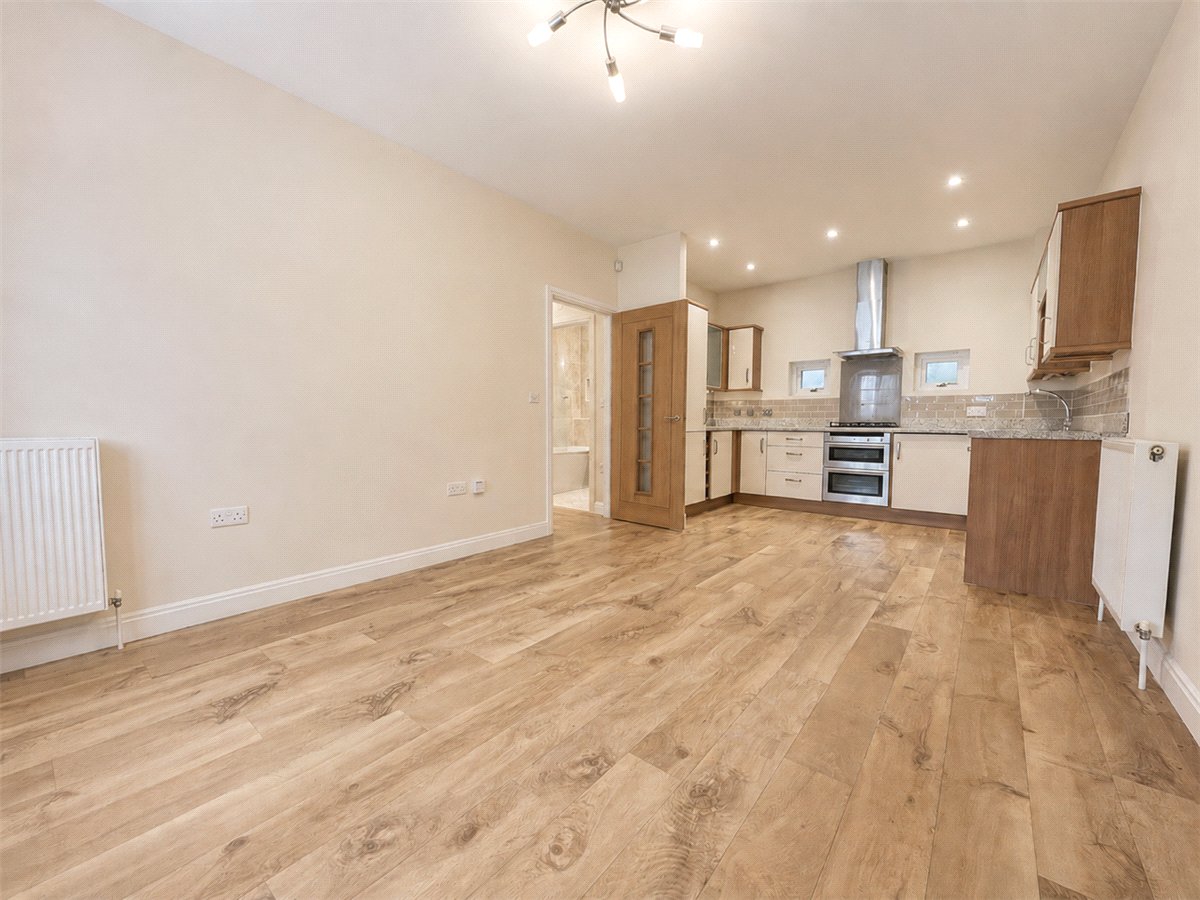 1 bedroom Flat, Chilbolton Avenue, Winchester, SO22 - Available, Image 2