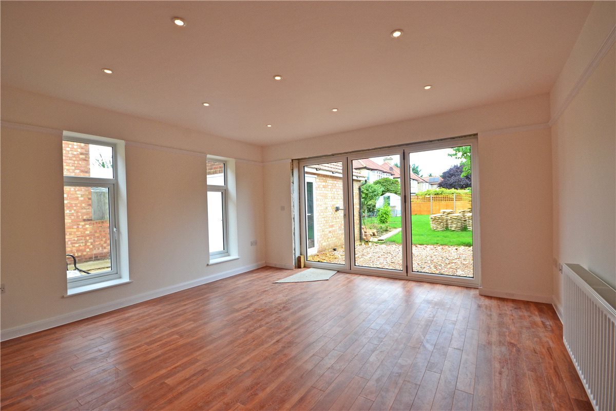 3 bedroom House, Kings Hedges Road, Cambridge, CB4 - , Image 1