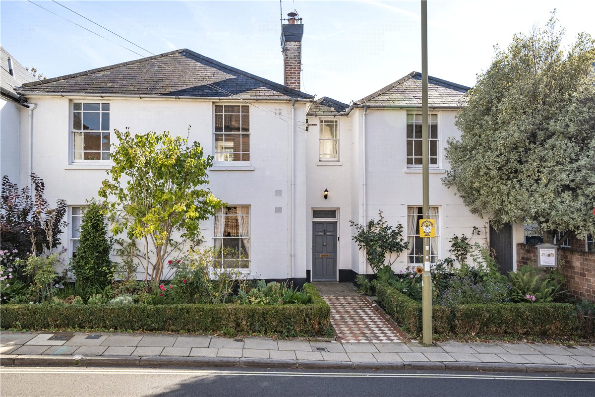 3 bedroom Flat, Hyde Street, Winchester, SO23 - Available