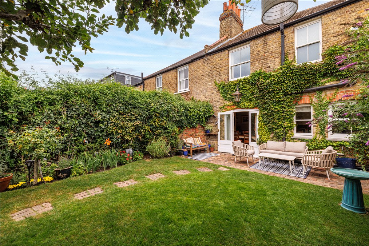 3 bedroom House, First Avenue, London, SW14 - Available, Image 14
