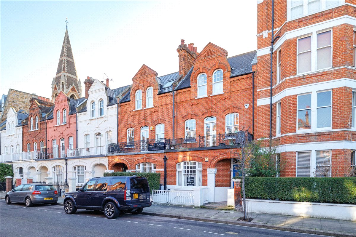 2 bedroom Flat, St Andrews Road, London, W14 - Sold