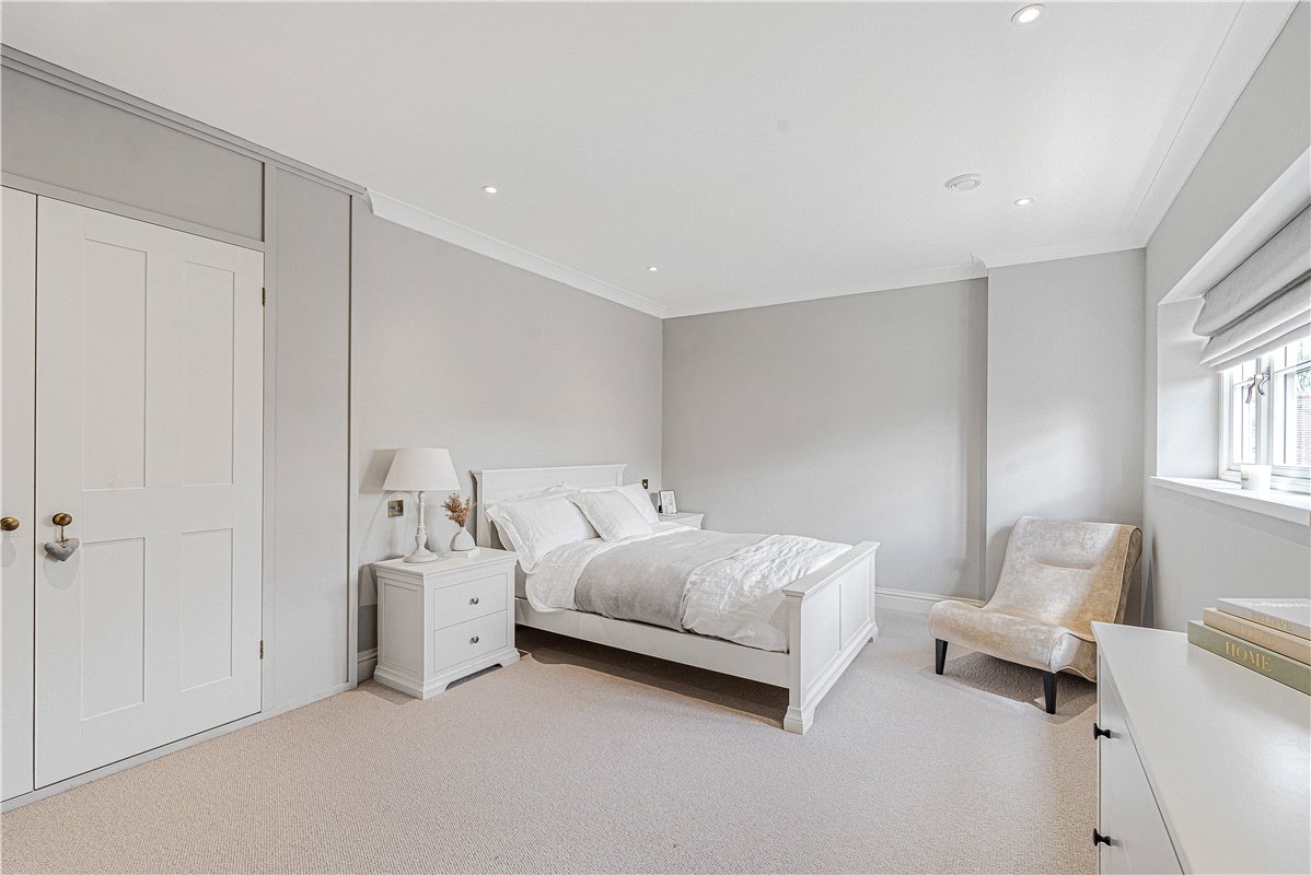 6 bedroom House, Lower End, Alvescot, OX18 - Available, Image 12