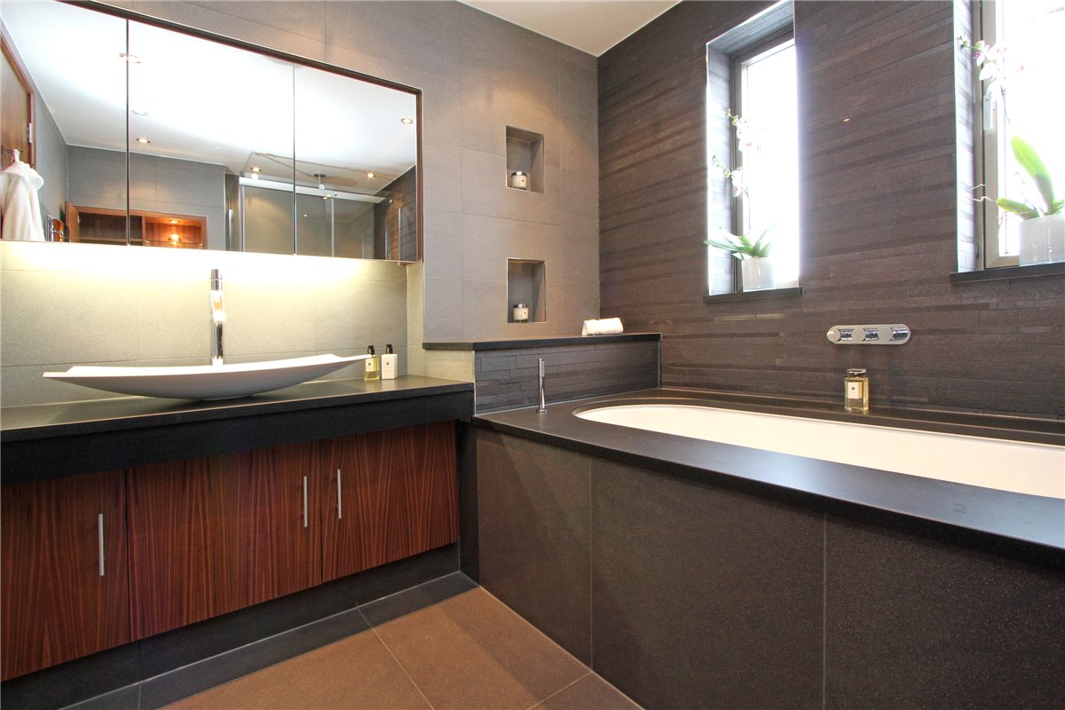 3 bedroom Flat, Tarnbrook Court, 9 Holbein Place, SW1W - Available, Image 9