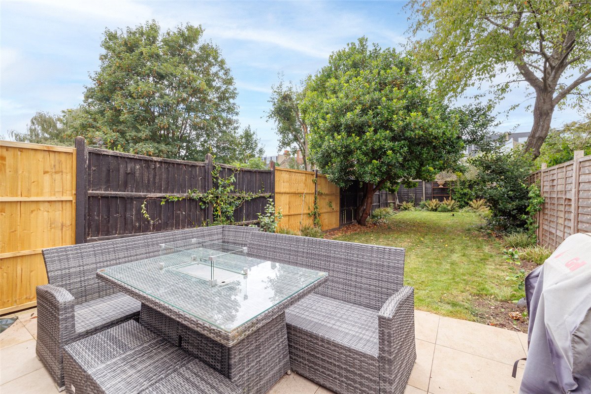 2 bedroom Flat, Niton Street, Bishops Park, SW6 - Let Agreed, Image 2