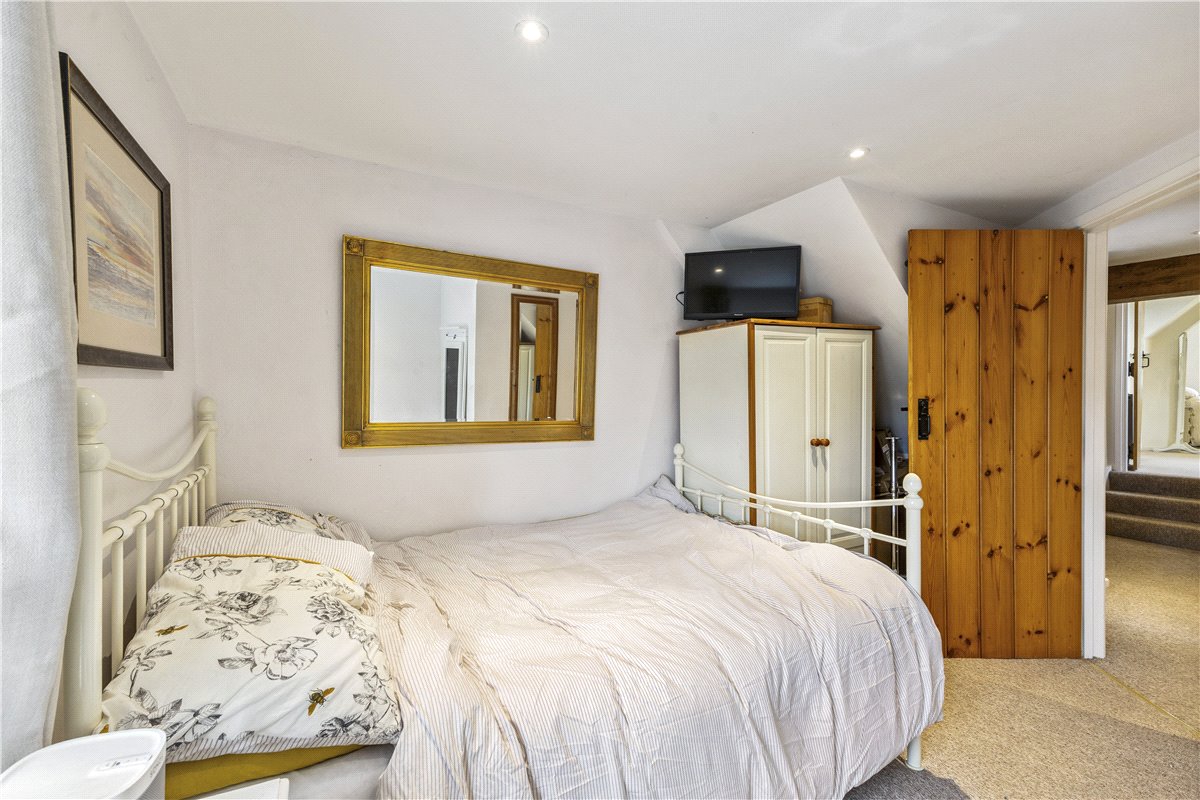 3 bedroom House, Crooked Corner, Aldbourne, SN8 - Available, Image 13