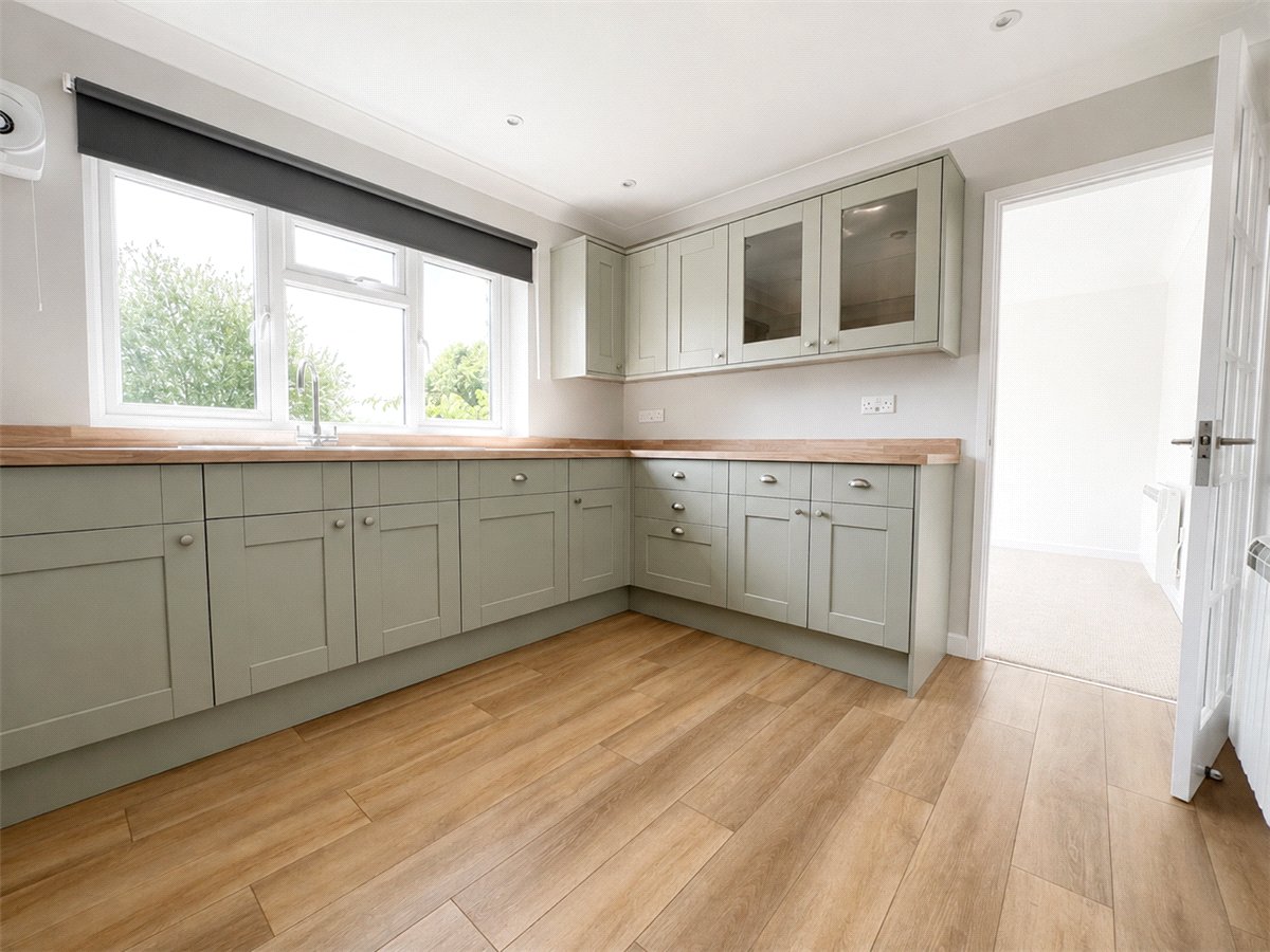 3 bedroom House, Up Somborne, Stockbridge, SO20 - Available, Image 2