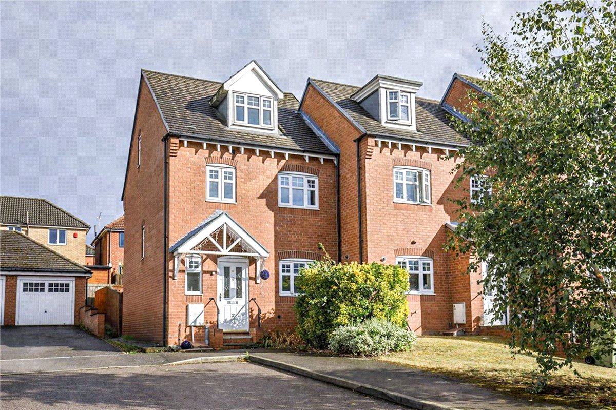 3 bedroom House, Bracken Way, Harworth, DN11 - 