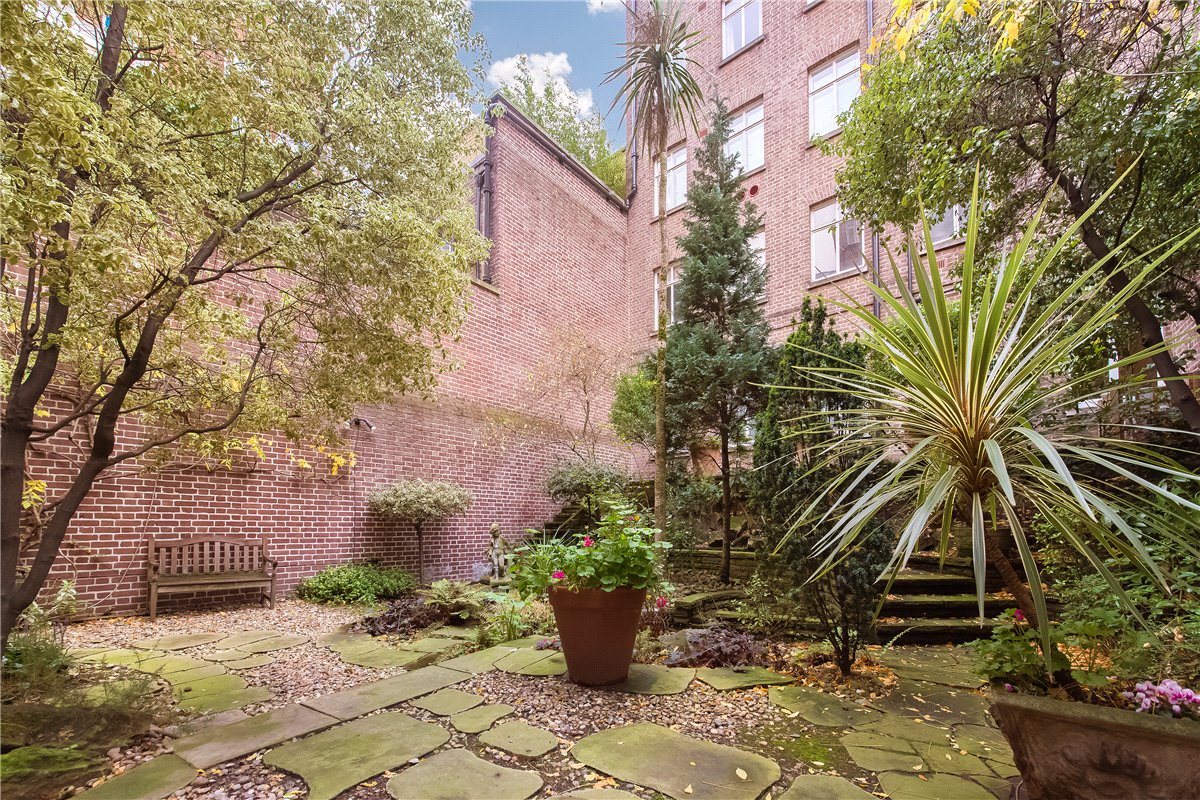 3 bedroom Flat, Upper Grosvenor Street, Mayfair, W1K - Available, Image 18