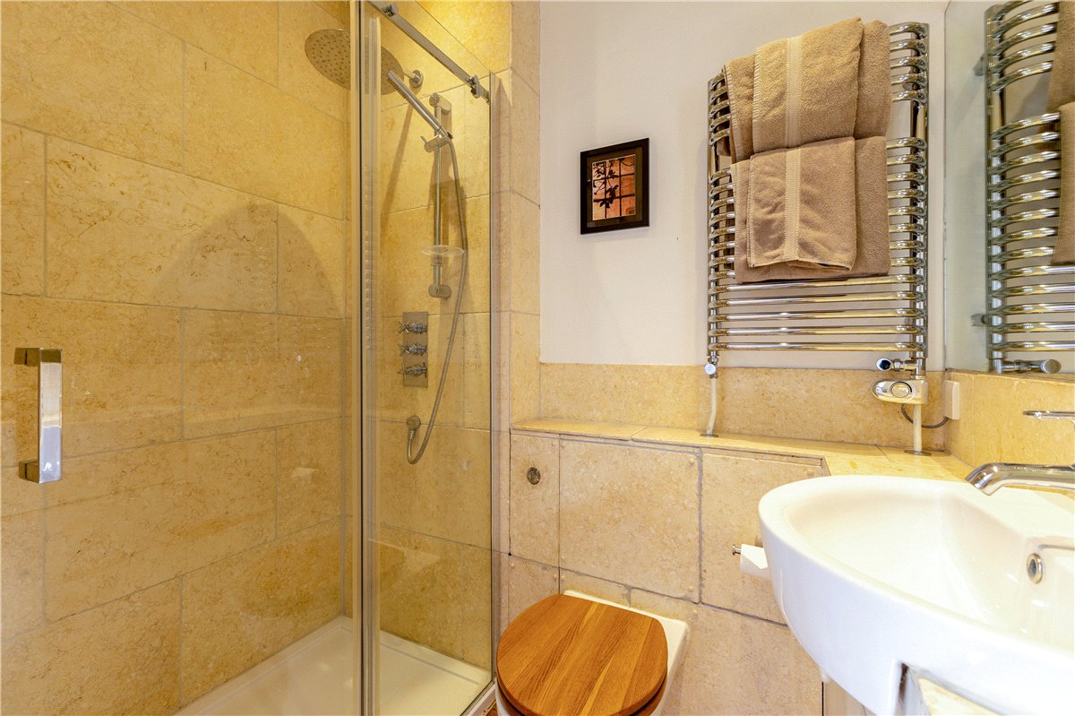 3 bedroom House, West Street, Aldbourne, SN8 - Available, Image 12
