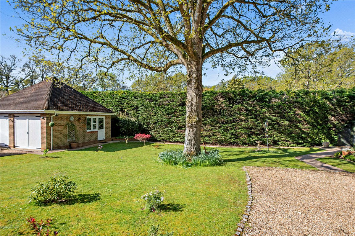 5 bedroom House, Oak Close, Baughurst, RG26 - Available, Image 23