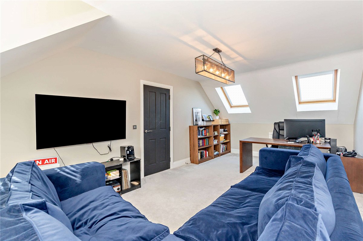 6 bedroom House, Woodland Close, Wetherby, LS22 - Available, Image 18