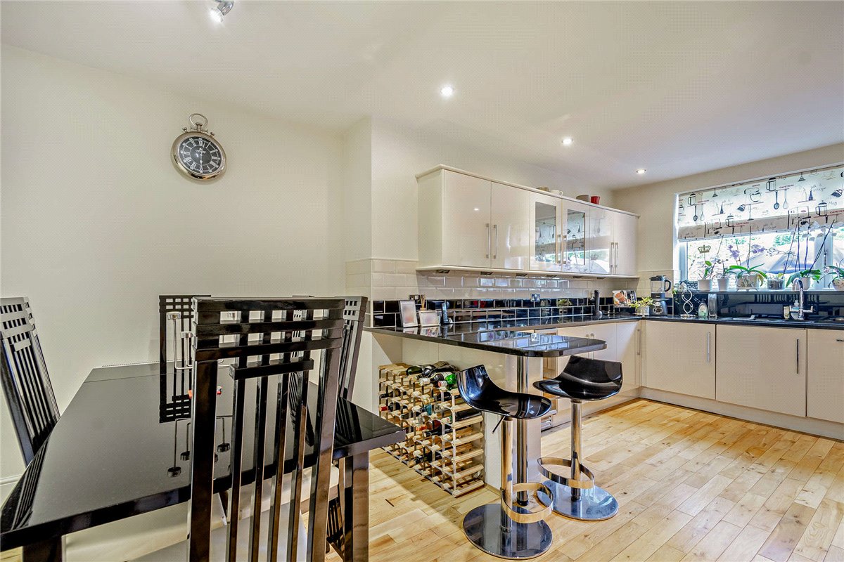 3 bedroom Flat, St James Court, 29A Wheatlands Road East, HG2 - Sold, Image 8