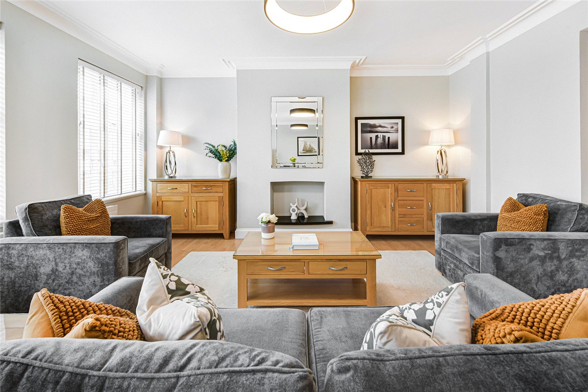 3 bedroom Flat, Stafford Court, Kensington High Street, W8 - Available