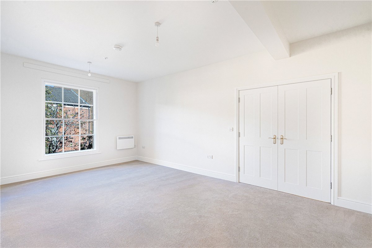2 bedroom Flat, Walton Crescent, Oxford, OX1 - Available, Image 2