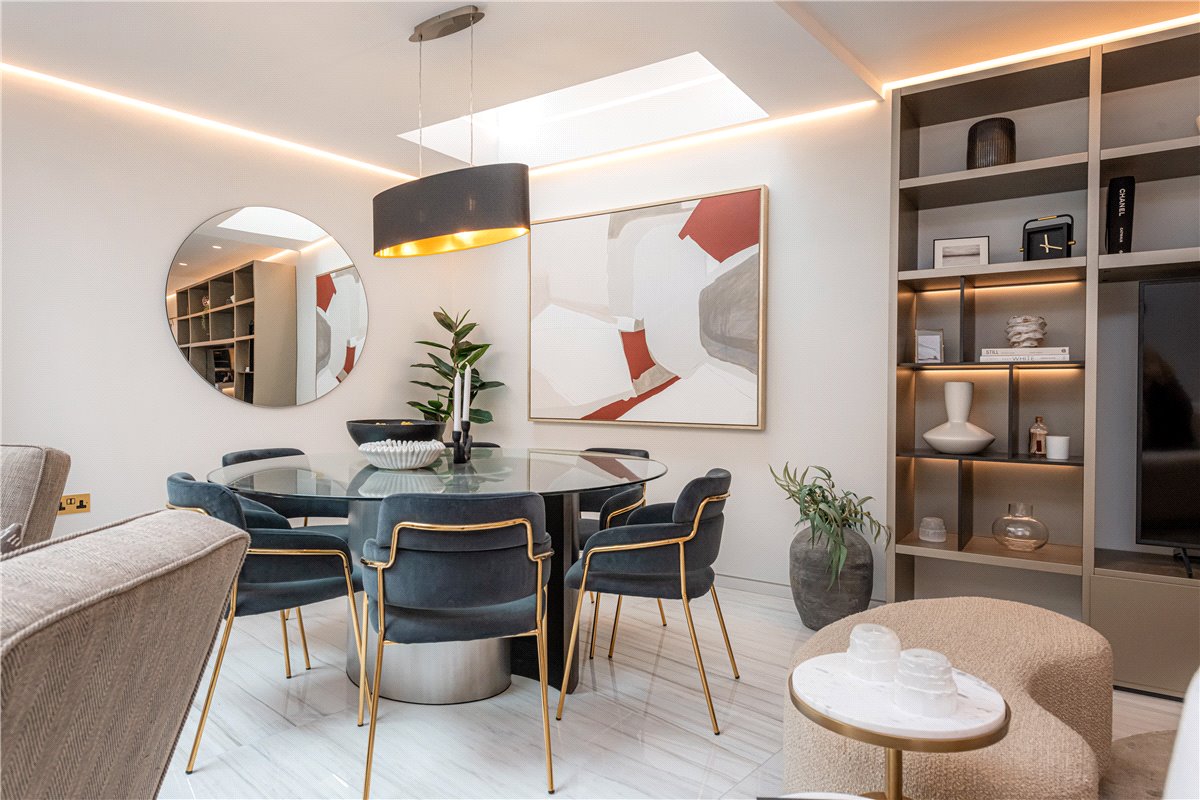 3 bedroom Maisonette, South Molton Street, Mayfair, W1K - Available, Image 37