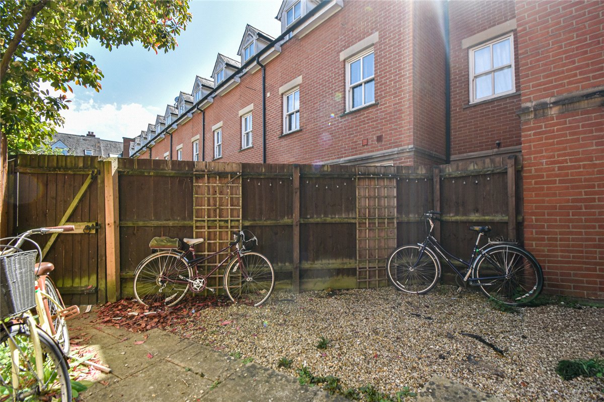 4 bedroom House, Ravensworth Gardens, Cambridge, CB1 - , Image 2