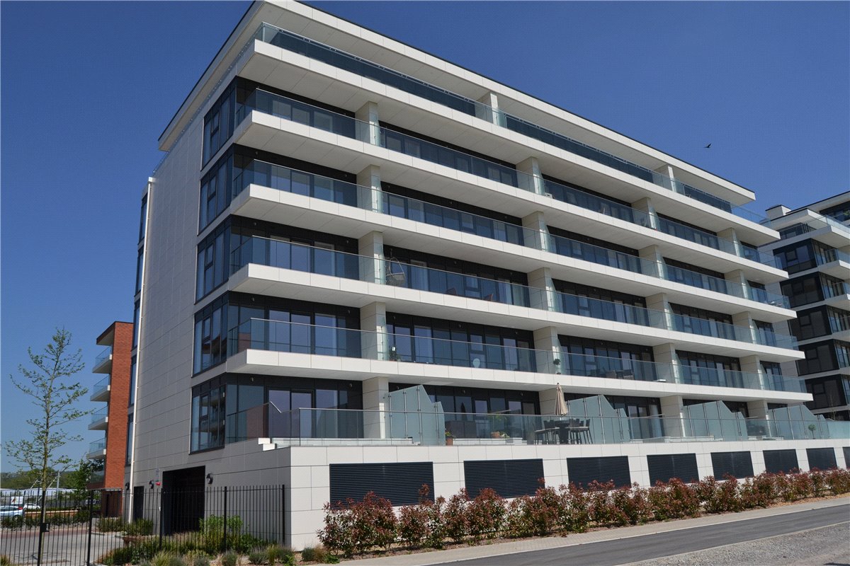 2 bedroom Flat, Kingman Way, Newbury, RG14 - 