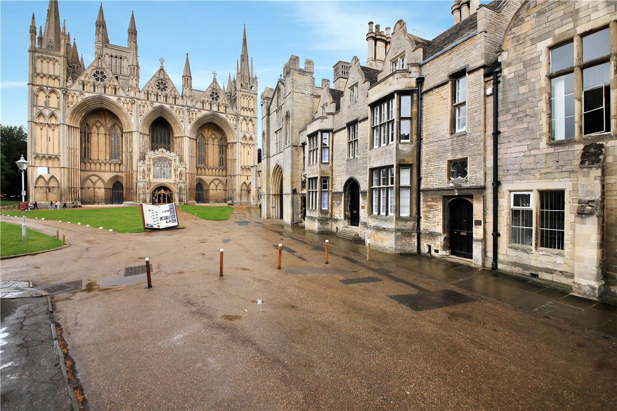 1 bedroom House, Minster Precincts, Peterborough, PE1 - Sold
