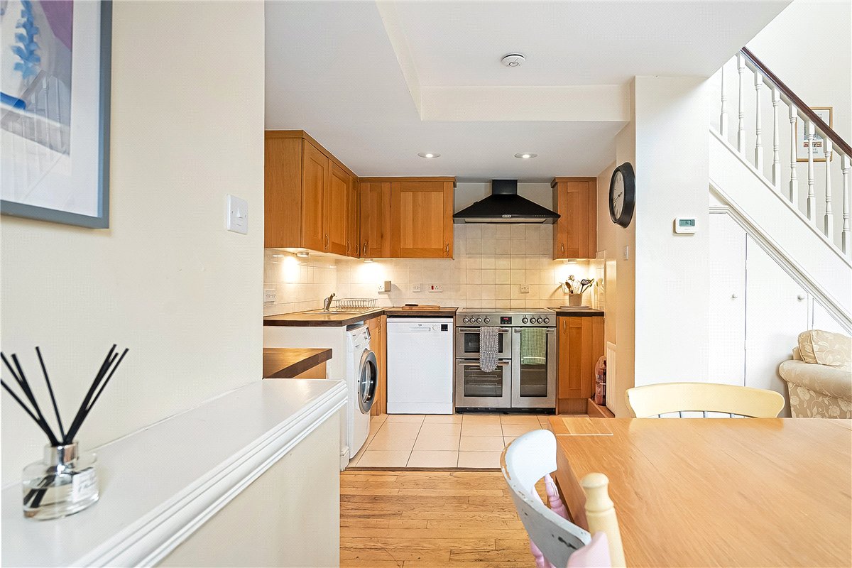 3 bedroom Maisonette, Fullerton Road, London, SW18 - Available, Image 9