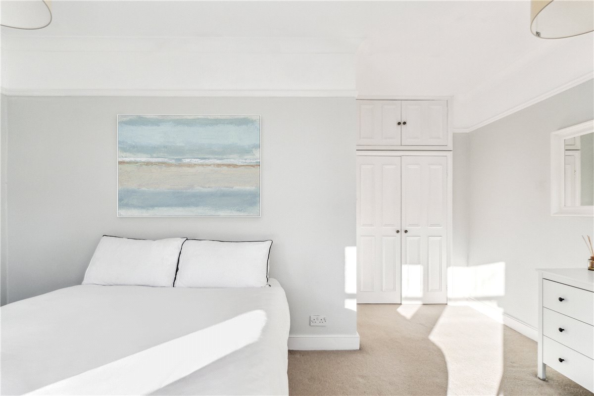 2 bedroom Flat, Airedale Road, London, SW12 - Sold, Image 2