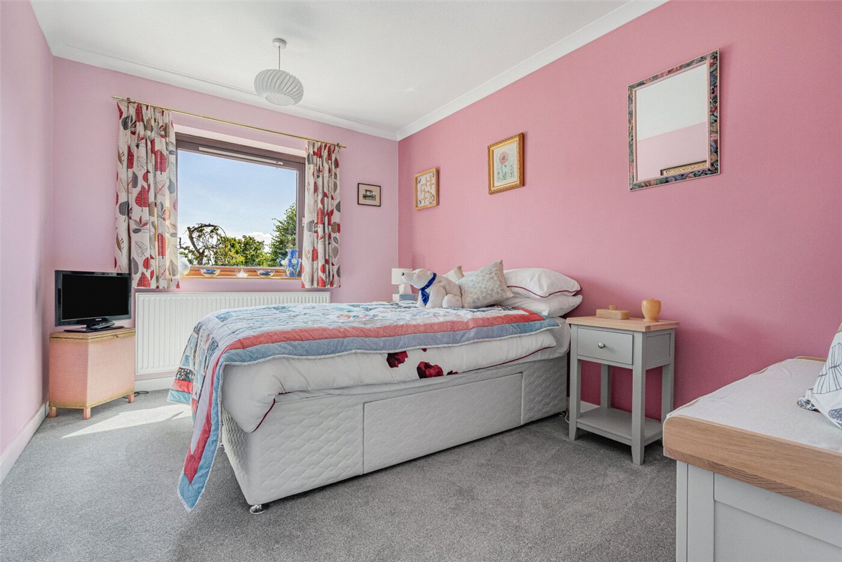 5 bedroom House, Charnocks Close, Gamlingay, SG19 - Available, Image 9