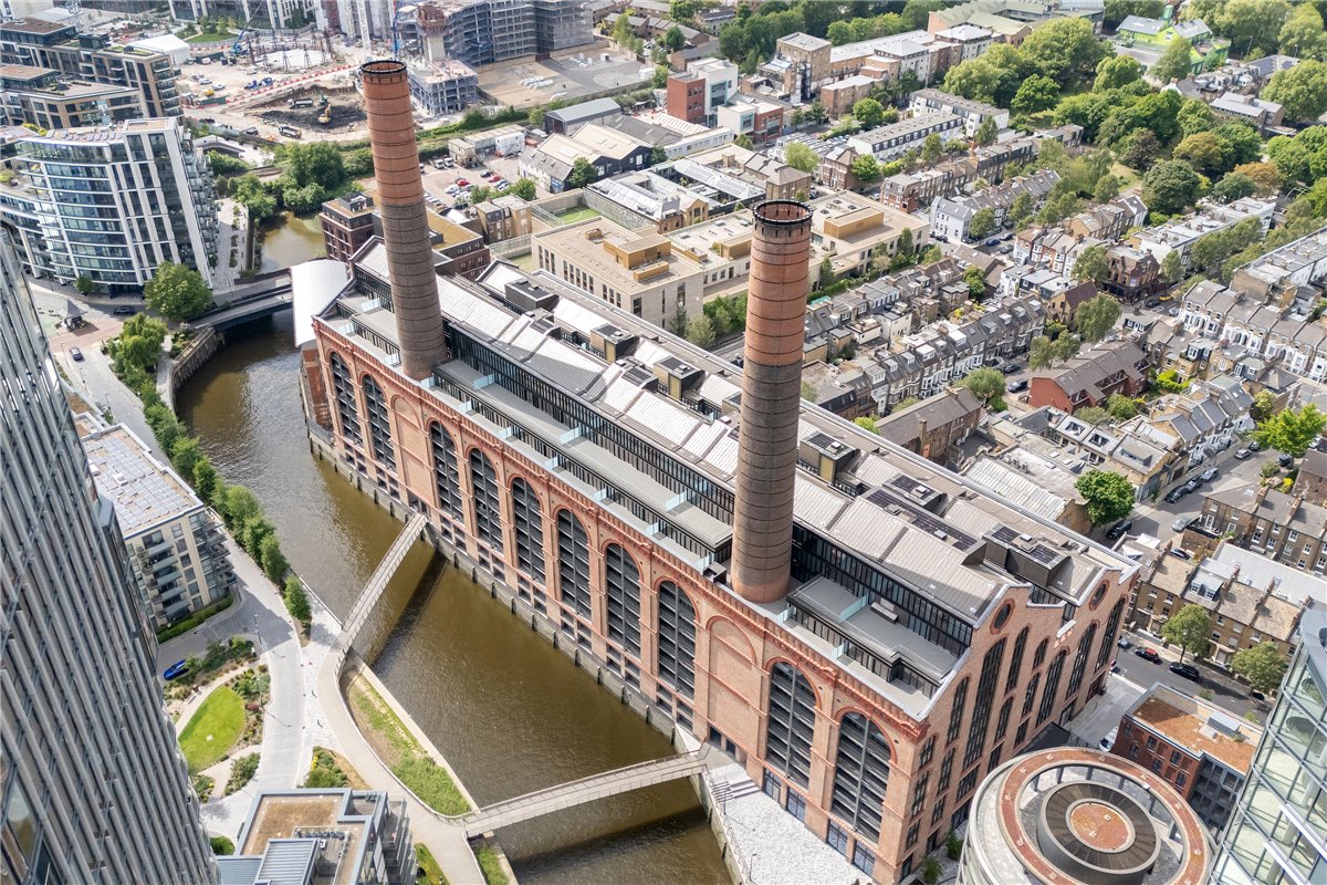 3 bedroom Flat, Waterfront Drive, Chelsea Waterfront, SW10 - Available