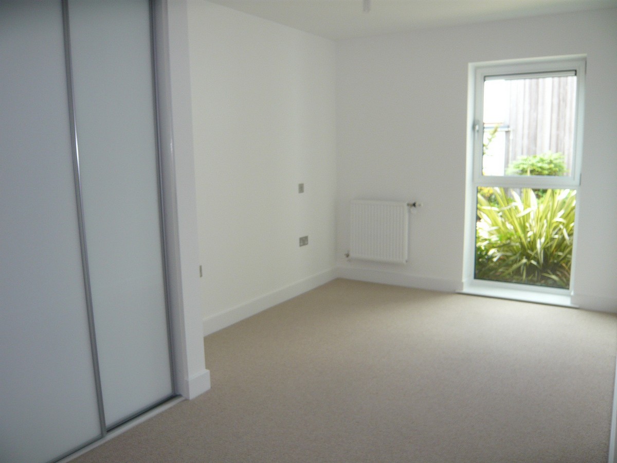 2 bedroom Flat, Park Way, Newbury, RG14 - Let Agreed, Image 6