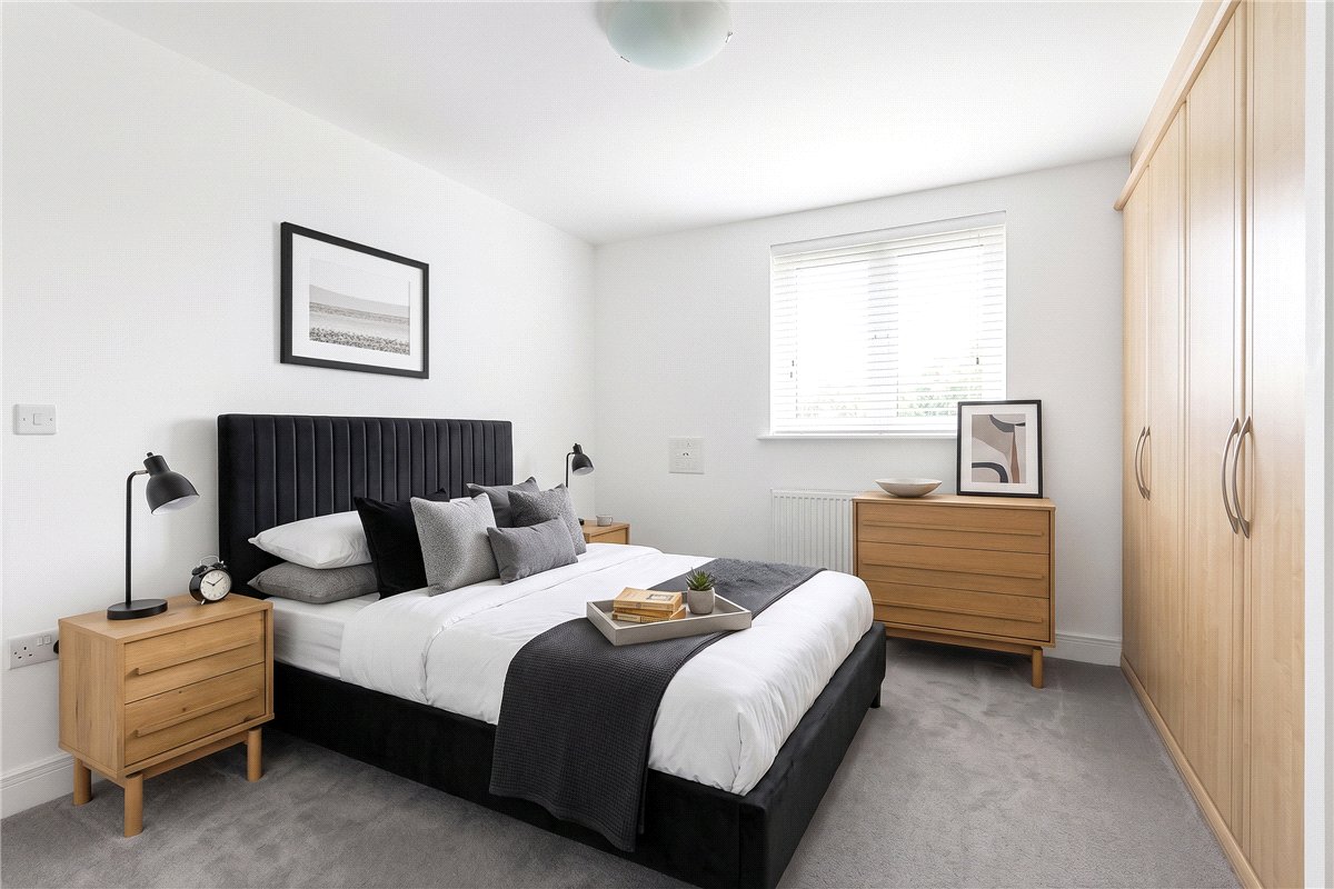 2 bedroom Flat, Pavilion Square, London, SW17 - Available, Image 1
