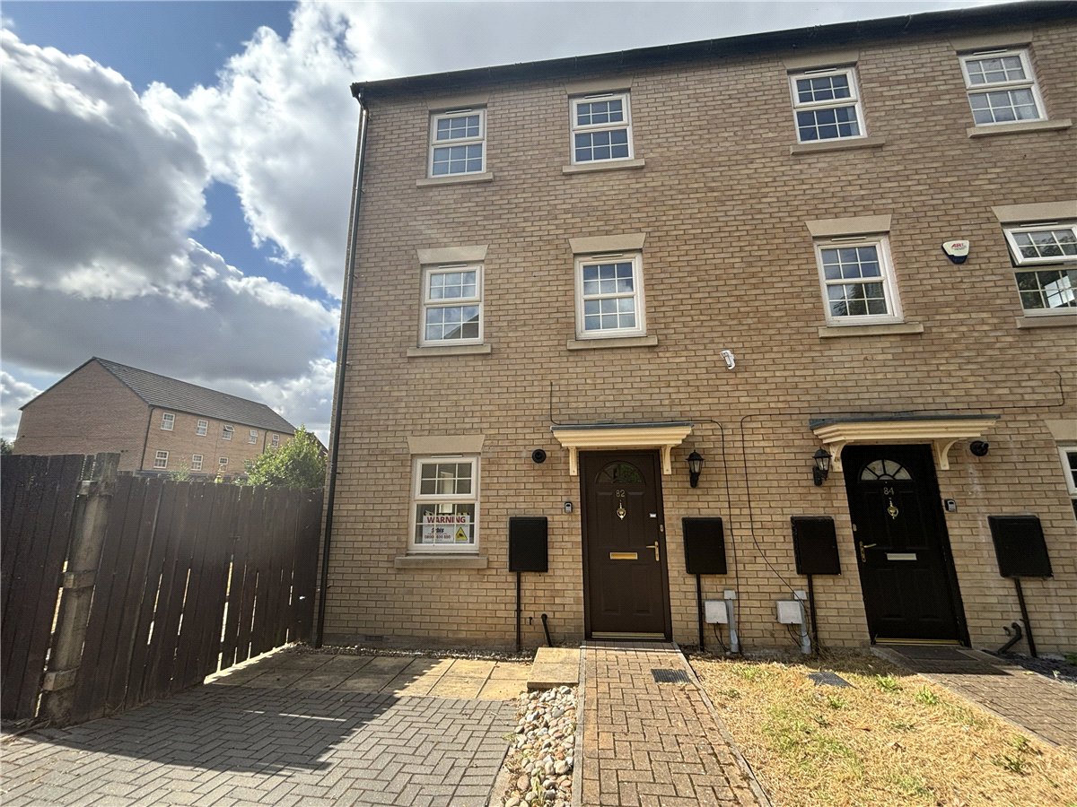 2 bedroom House, Comelybank Drive, Mexborough, S64 - Available