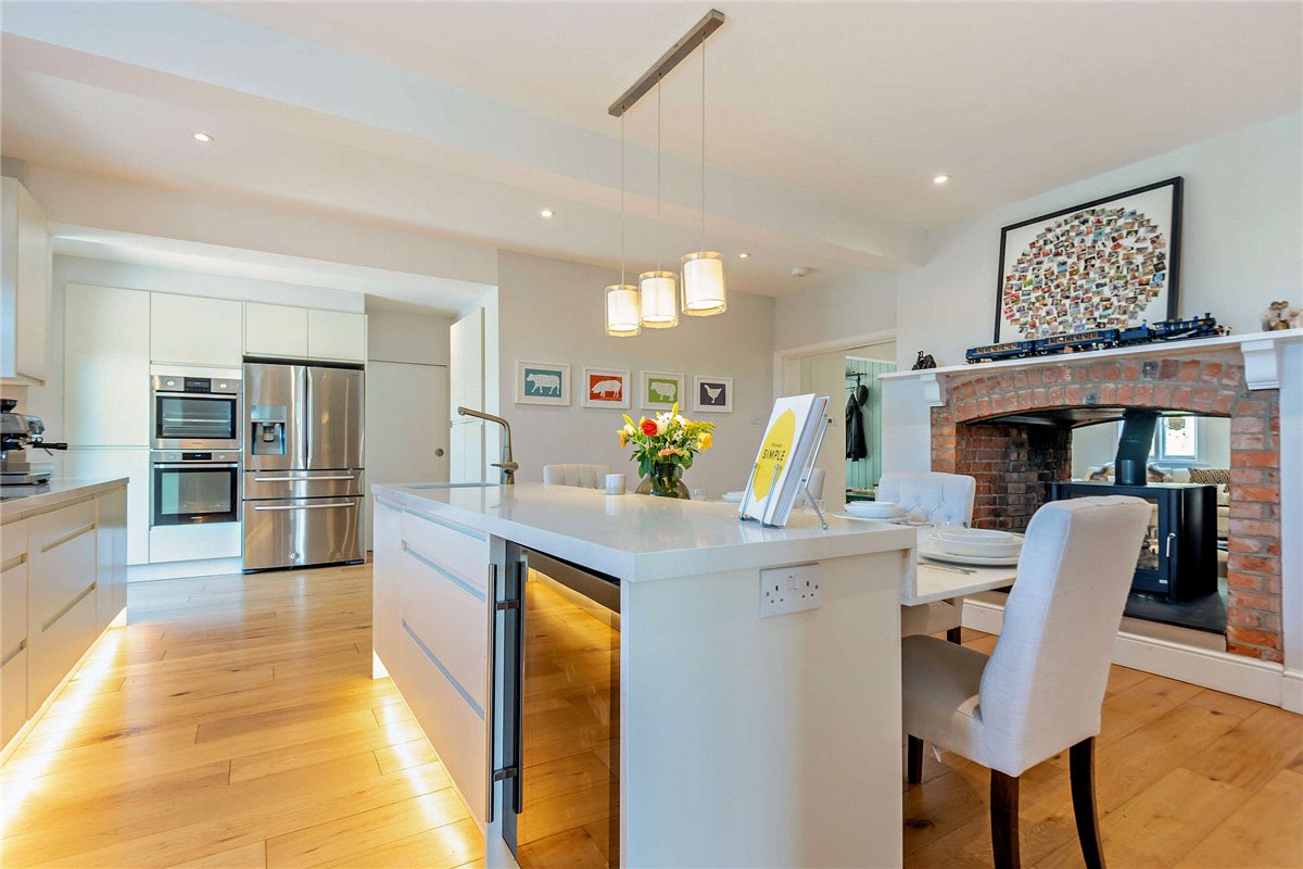 5 bedroom House, Fairview, Andover Road, RG14 - Available, Image 7