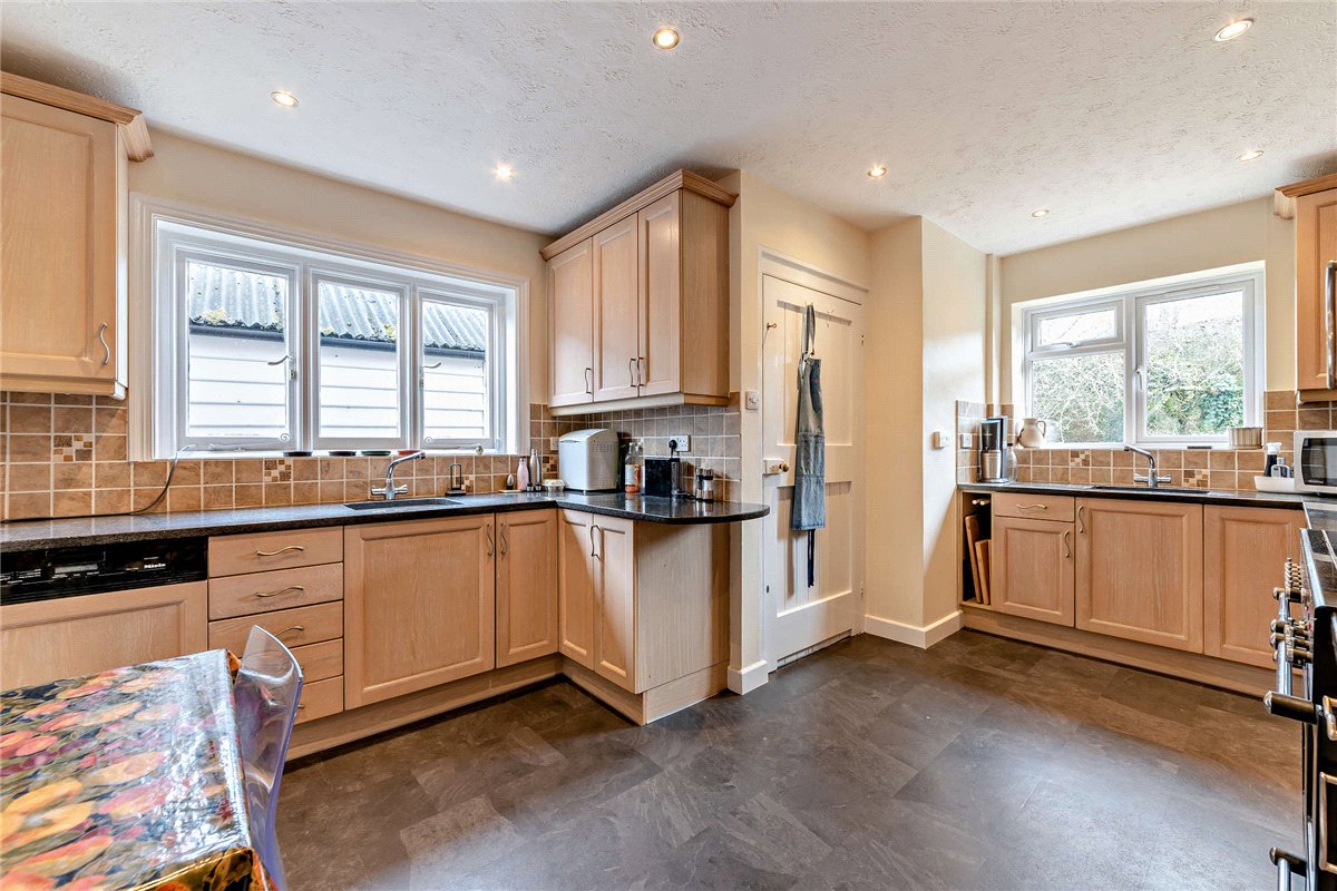 5 bedroom House, Andover Road, Newbury, RG14 - Available, Image 6