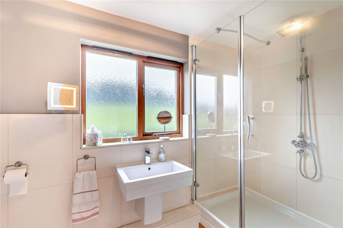 4 bedroom House, Trewern, Welshpool, SY21 - Available, Image 18