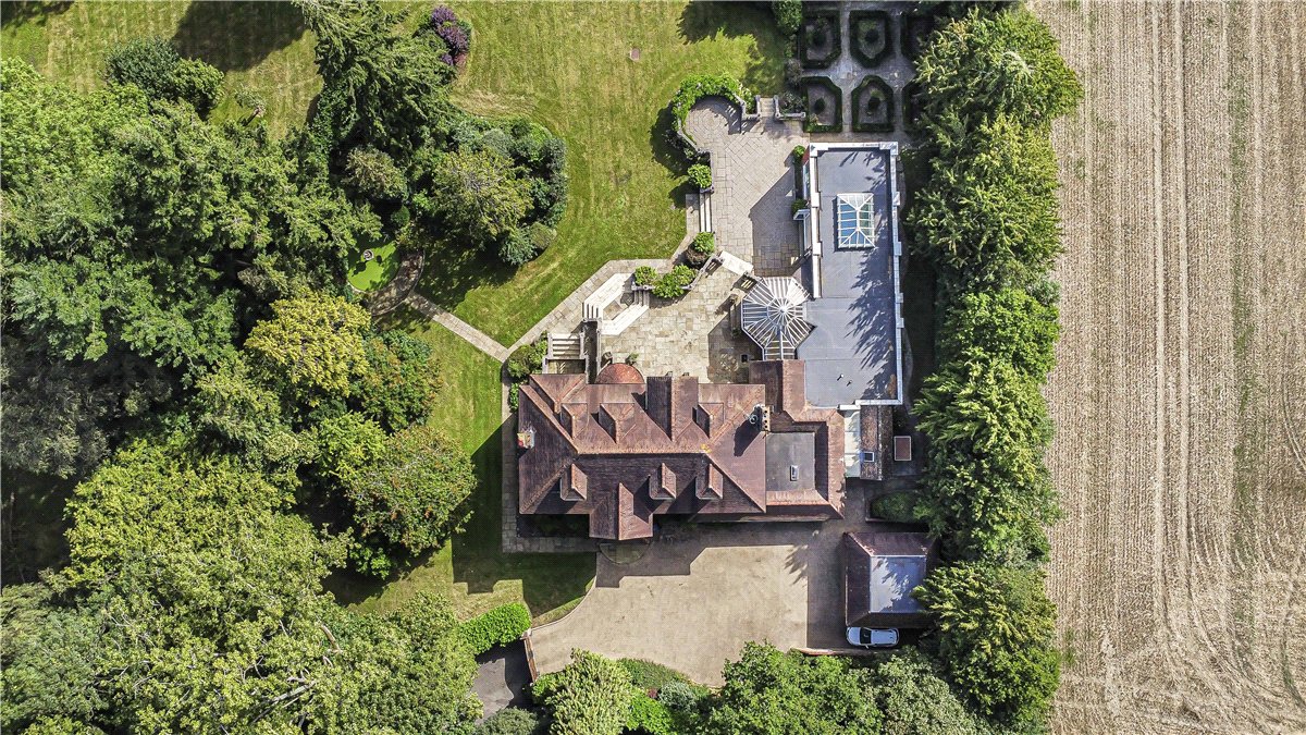 6 bedroom House, Chalk Lane, Hyde Heath, HP6 - Available, Image 24