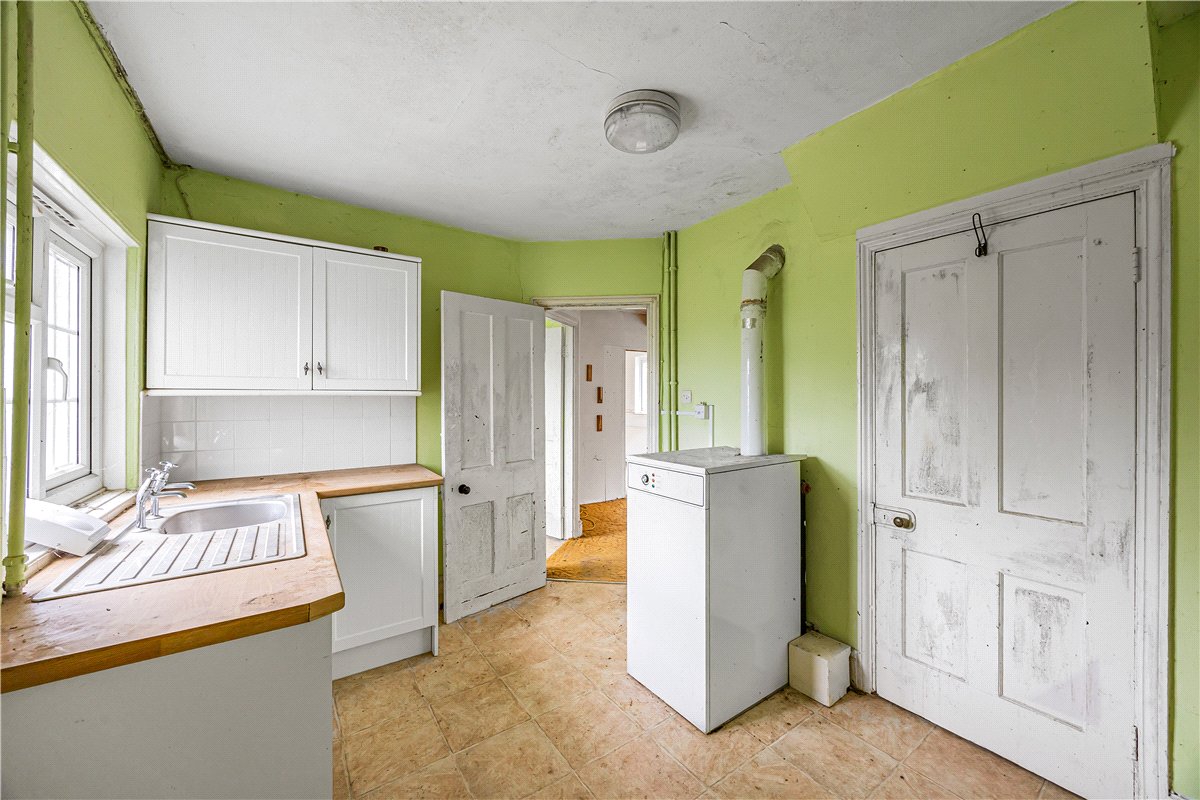 4 bedroom House, Queen Camel, Yeovil, BA22 - Available, Image 17