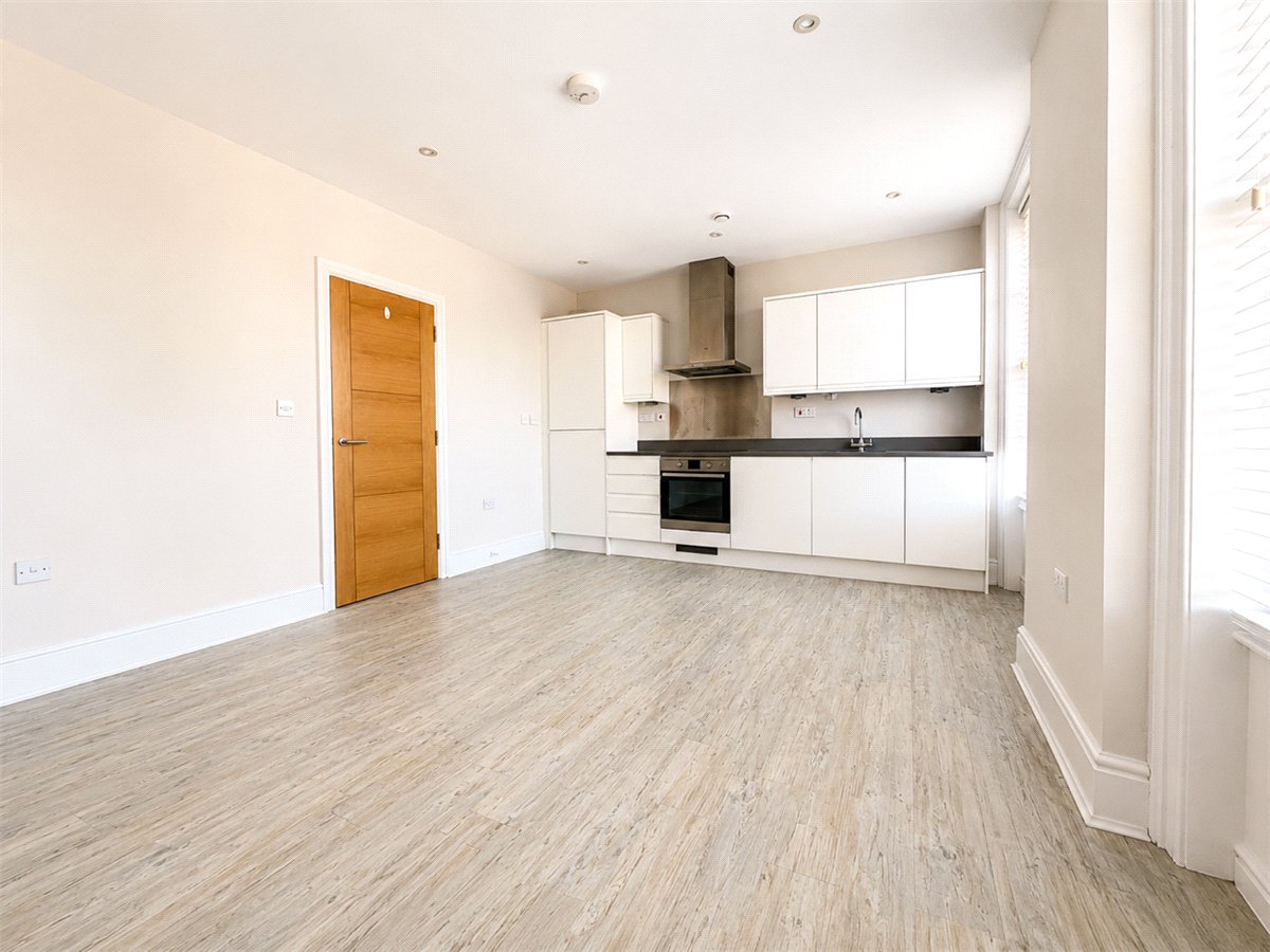 1 bedroom Flat, Tower Street, Winchester, SO23 - Available, Image 2