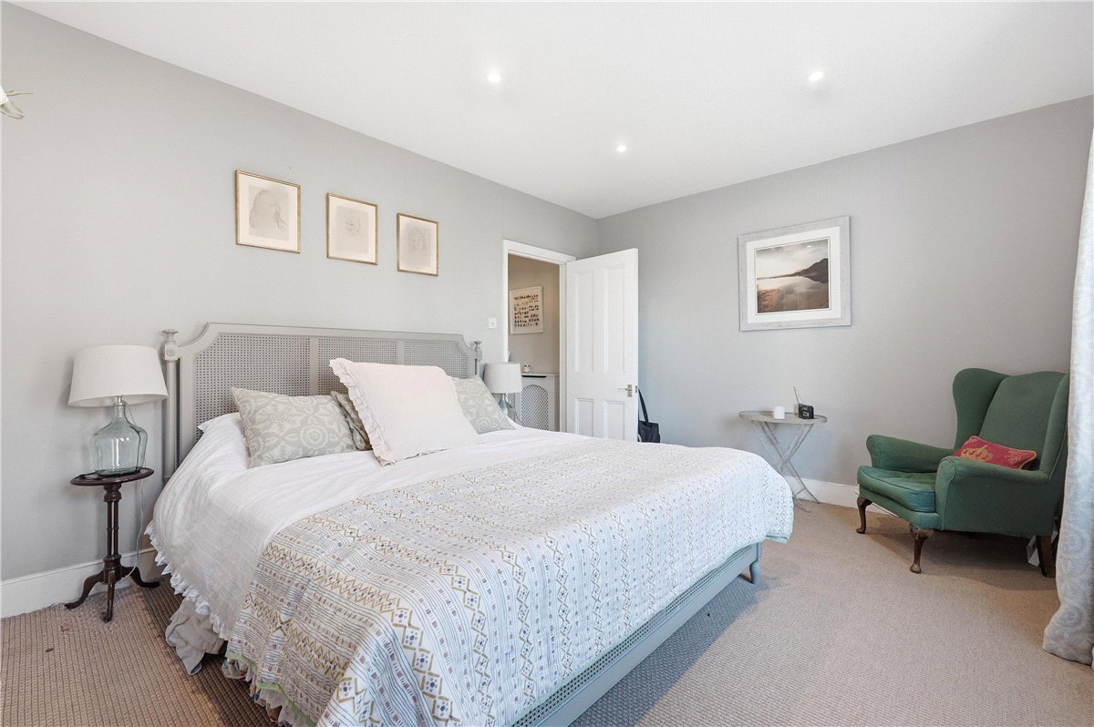 6 bedroom House, Delaford Street, London, SW6 - Available, Image 17